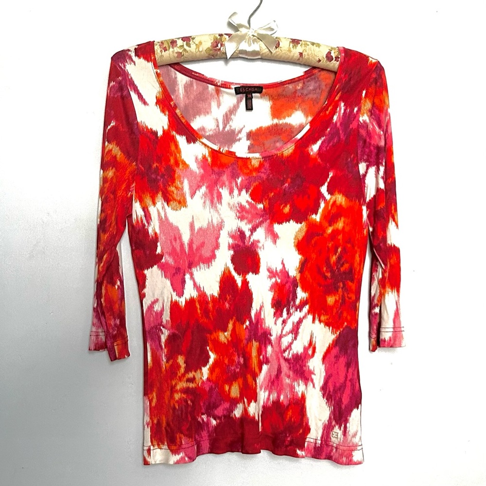 Escada stretchy floral top EUC.